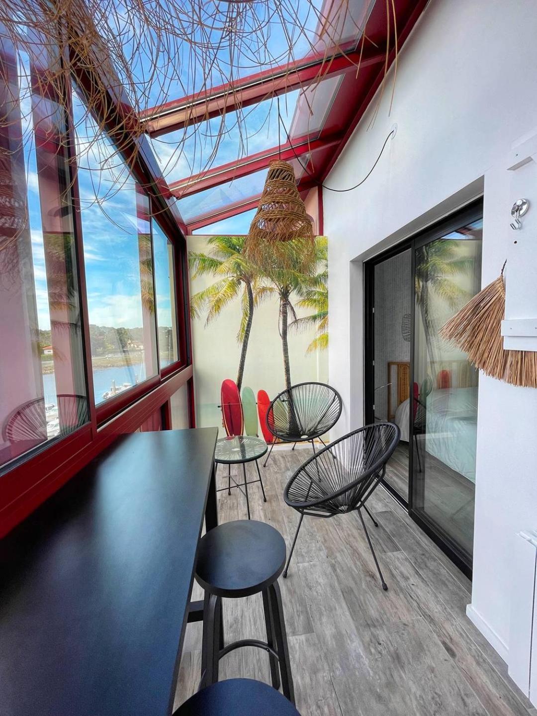 شقة Port Sud - T3 En Duplex Avec Vue Panoramique Sur Le Port De كابروتو المظهر الخارجي الصورة